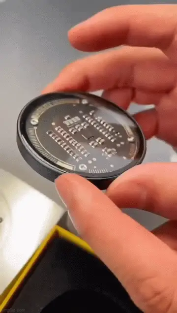 Transparent Magnetic Wireless Charger for iPhone - Image 2